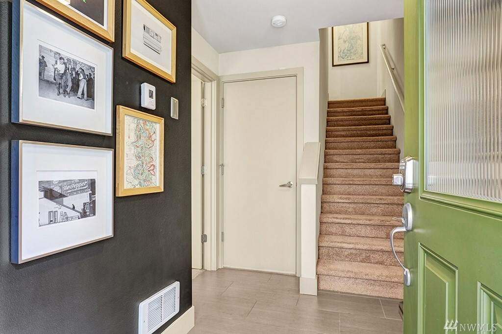 Property Photo: 452 N 130th St WA 98133