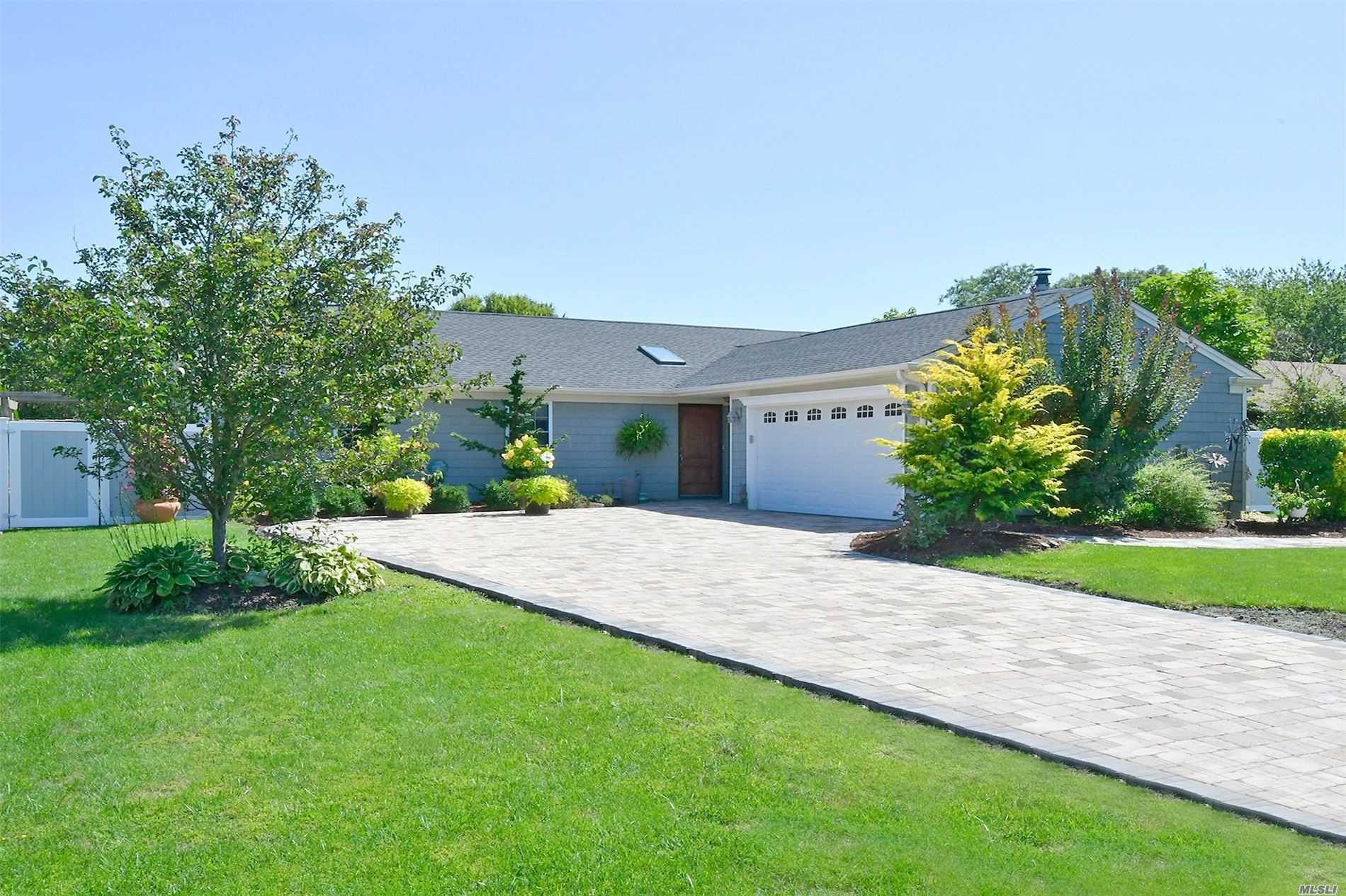 Property Photo:  7 Frost Valley Drive  NY 11772 