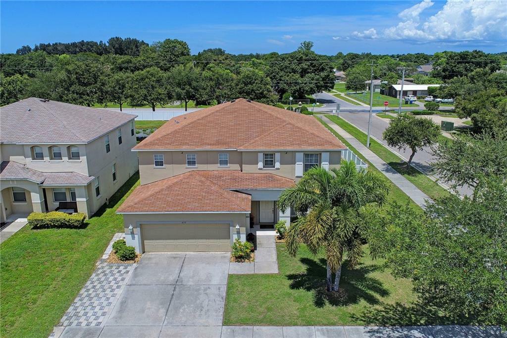 Property Photo: 432 Chimney Rock Drive FL 33570