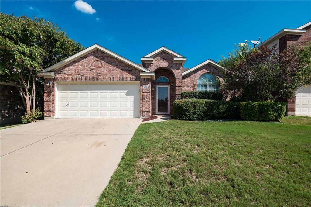 Property Photo:  4620 Summer Oaks Lane  TX 76123 