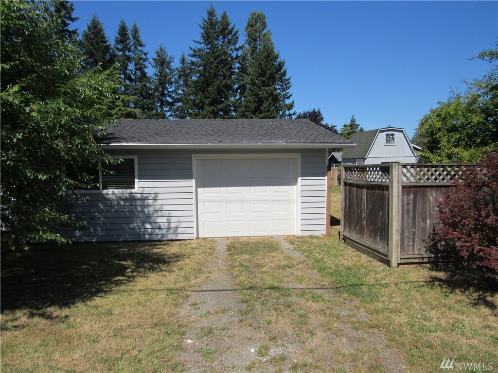 Property Photo: 15925 53rd Place W WA 98026