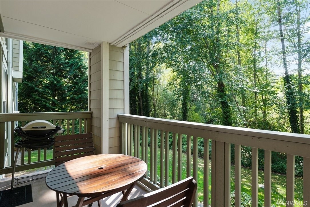 Property Photo:  7711 NE 175th St E104  WA 98028 