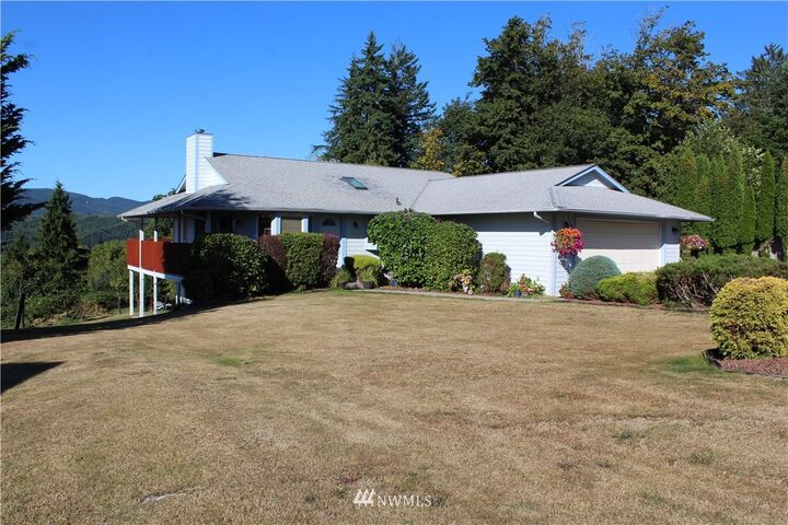 Property Photo:  217 Greenwood Road  WA 98612 