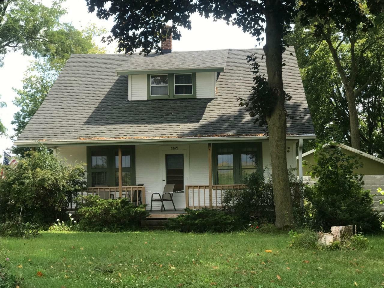 Property Photo:  5285 Arthur Rd  WI 53086 