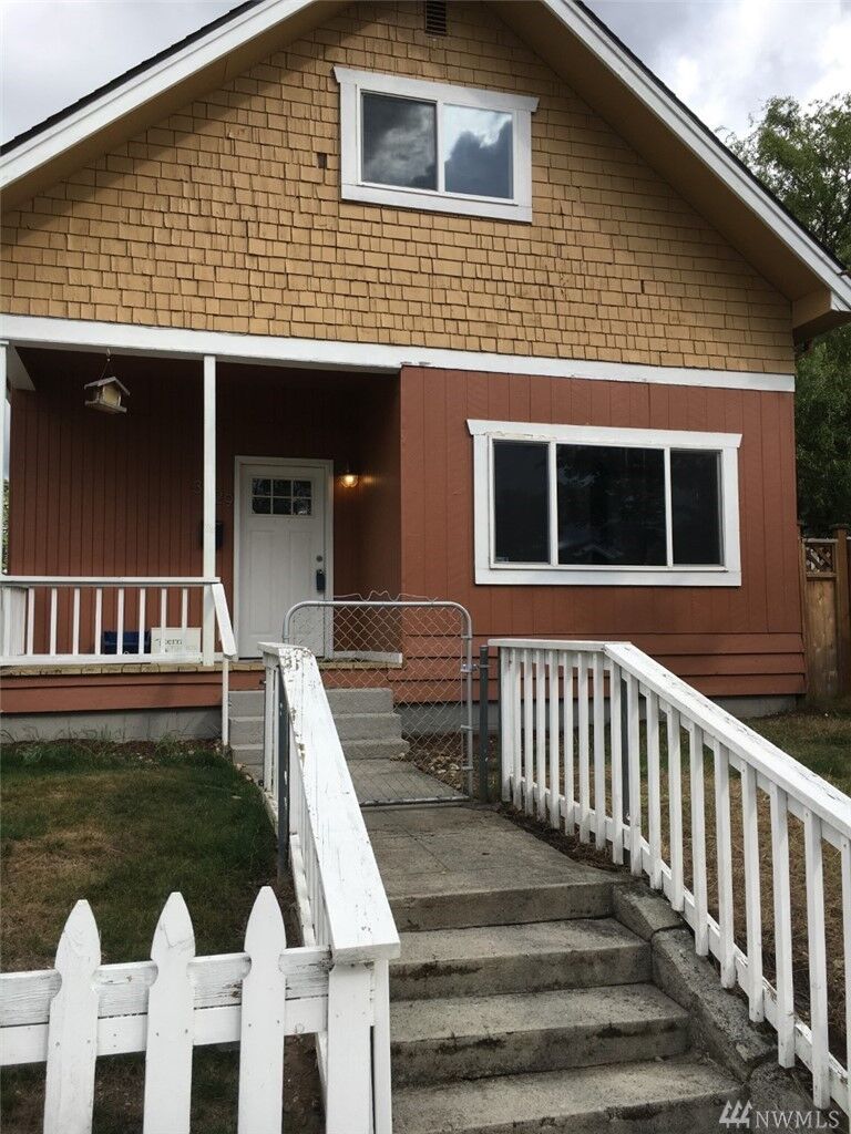 Property Photo:  3729 E I St  WA 98404 