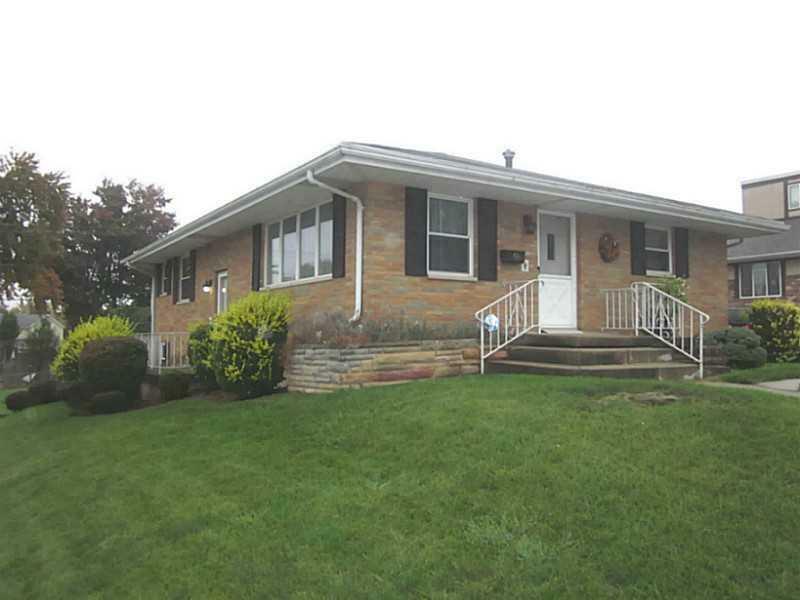 Property Photo:  1027 Pine  OH 45505 