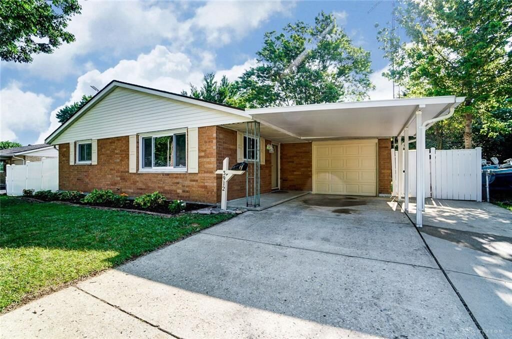 Property Photo: 3912 Raymond Drive OH 45323