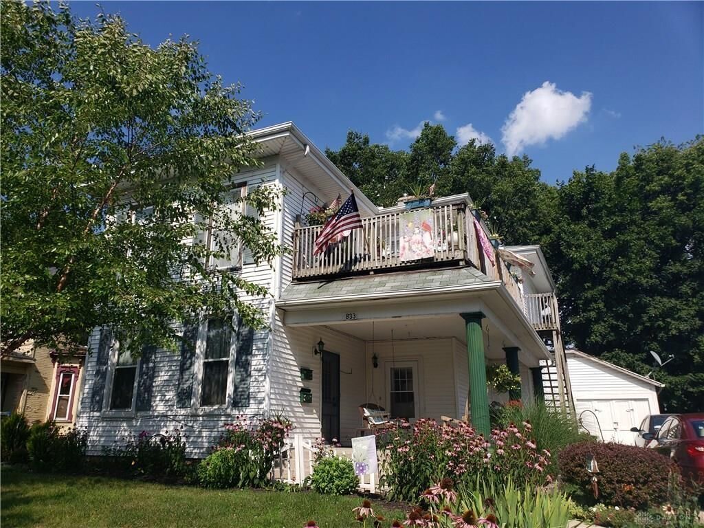 Property Photo: 831 Main OH 43078