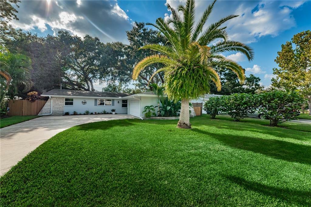 Property Photo:  80 Arnoni Drive  FL 34698 