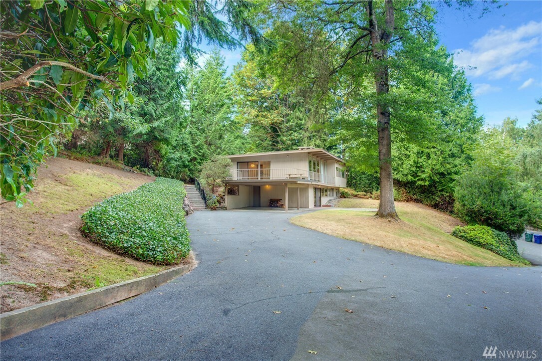 Property Photo:  10923 NE 26th Place  WA 98004 