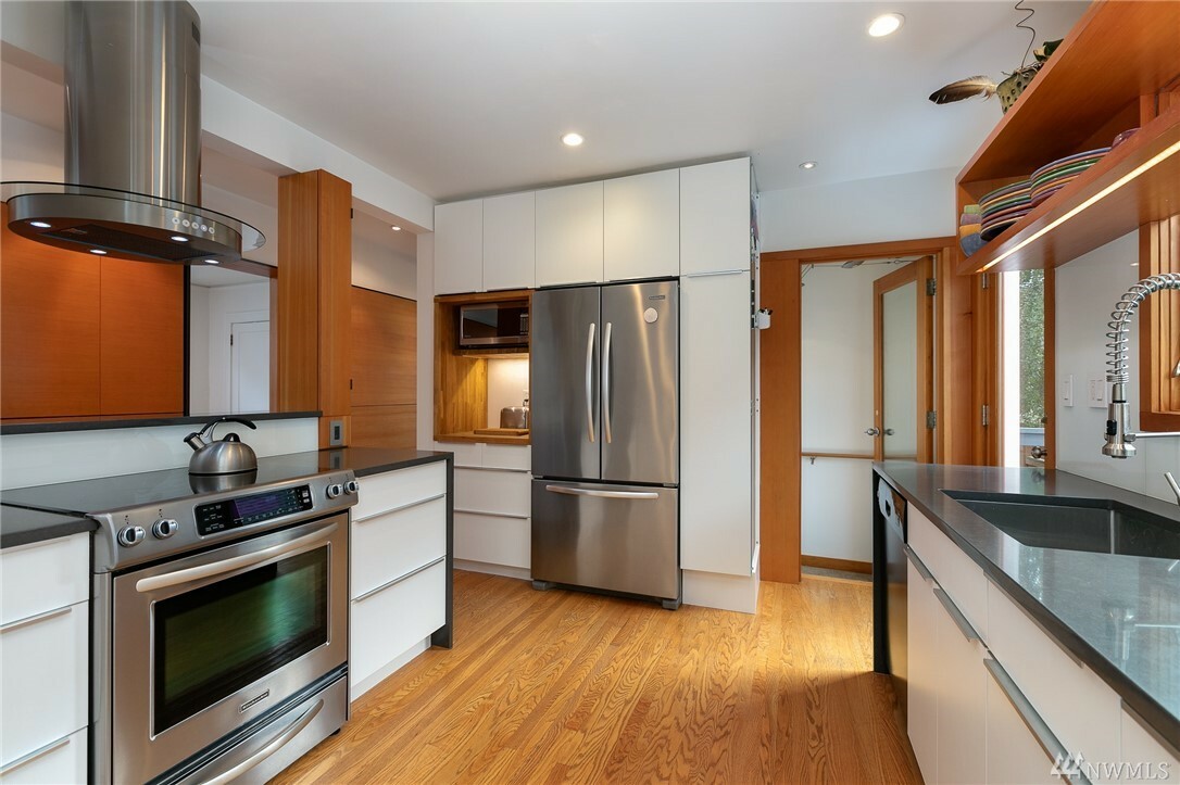 Property Photo: 4738 35th Ave NE WA 98105