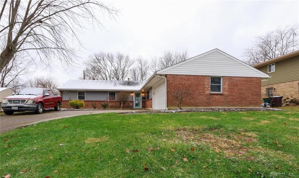 Property Photo: 2516 Clarendon Drive OH 45440