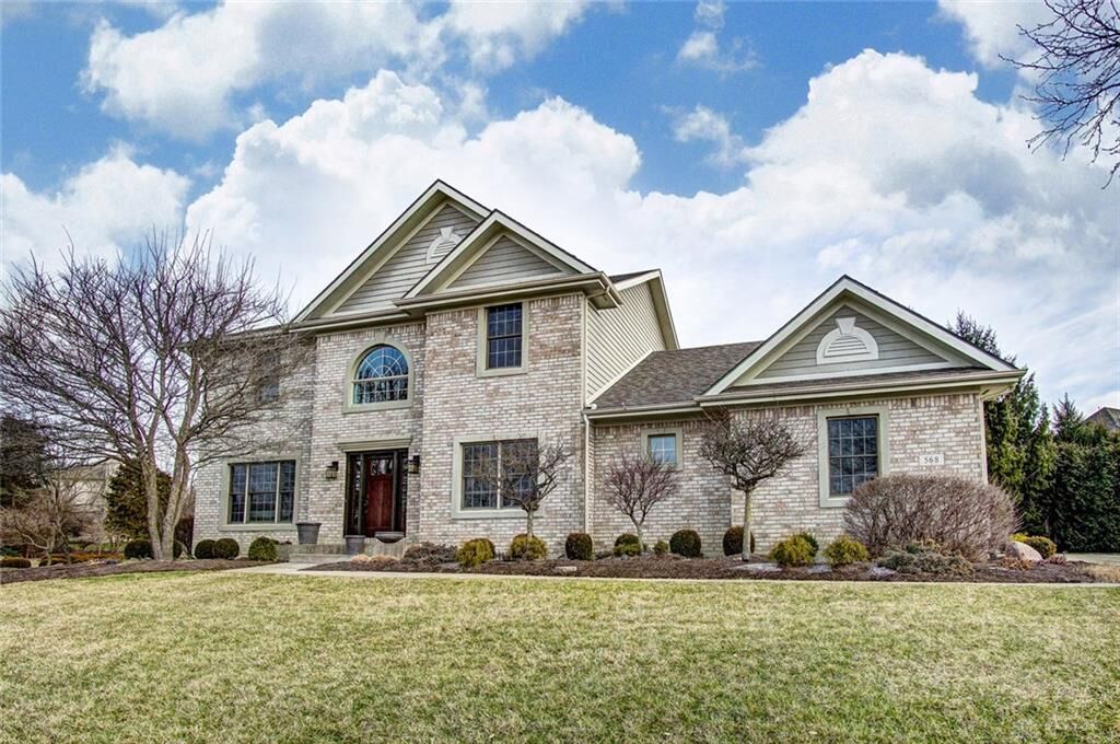 Property Photo: 568 Valley View OH 45066