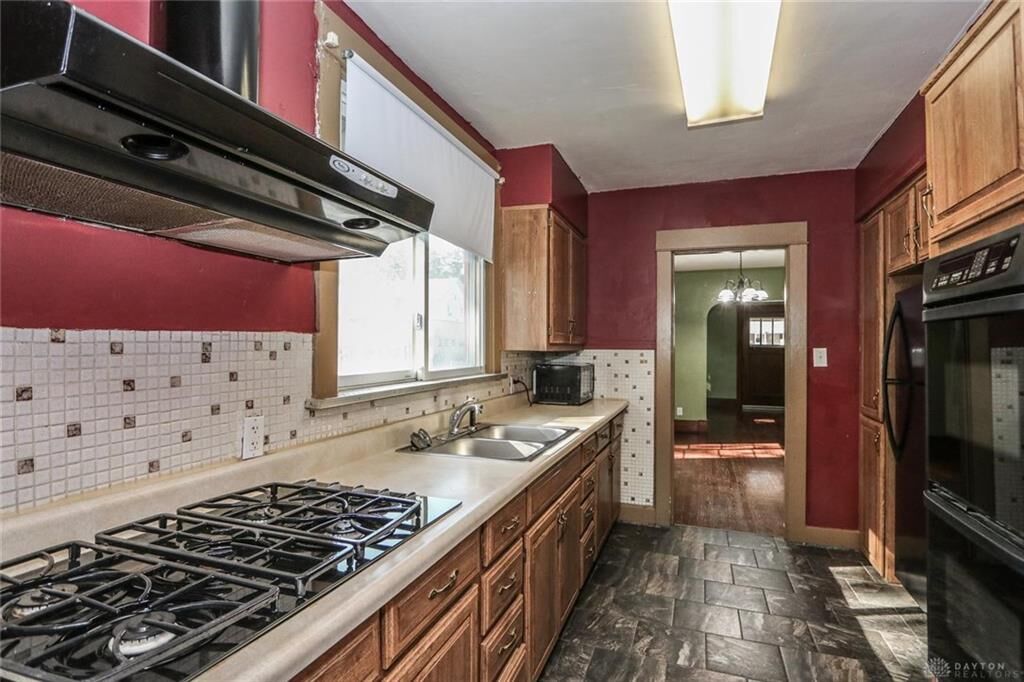 Property Photo: 548 Watervliet Avenue OH 45420