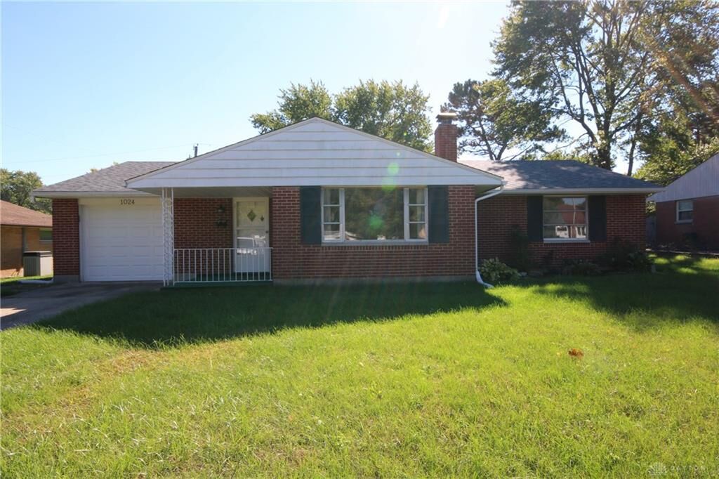 Property Photo: 1024 E Stroop Road OH 45429