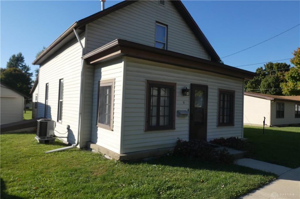 Property Photo: 5 N Maple Street OH 45335