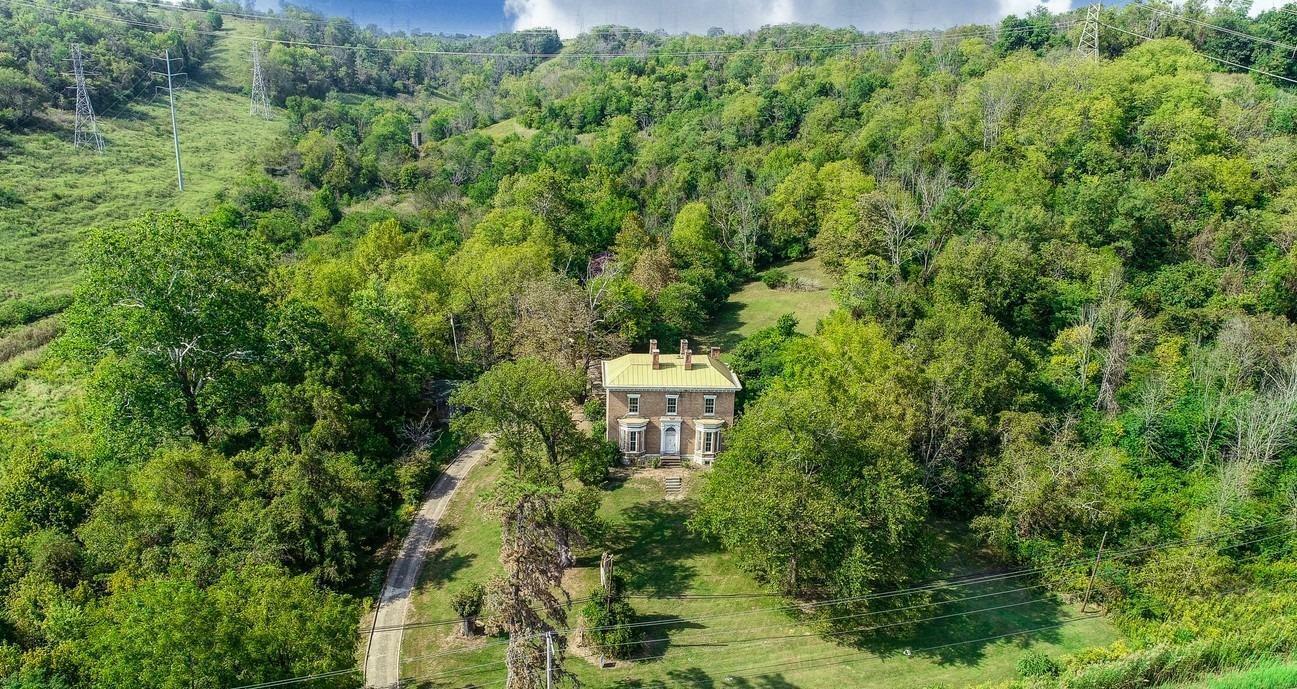 Property Photo: 761 W Eads Pkwy IN 47025