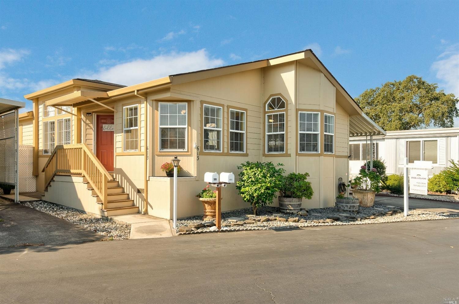 Property Photo: 613 Aspen Way CA 95492
