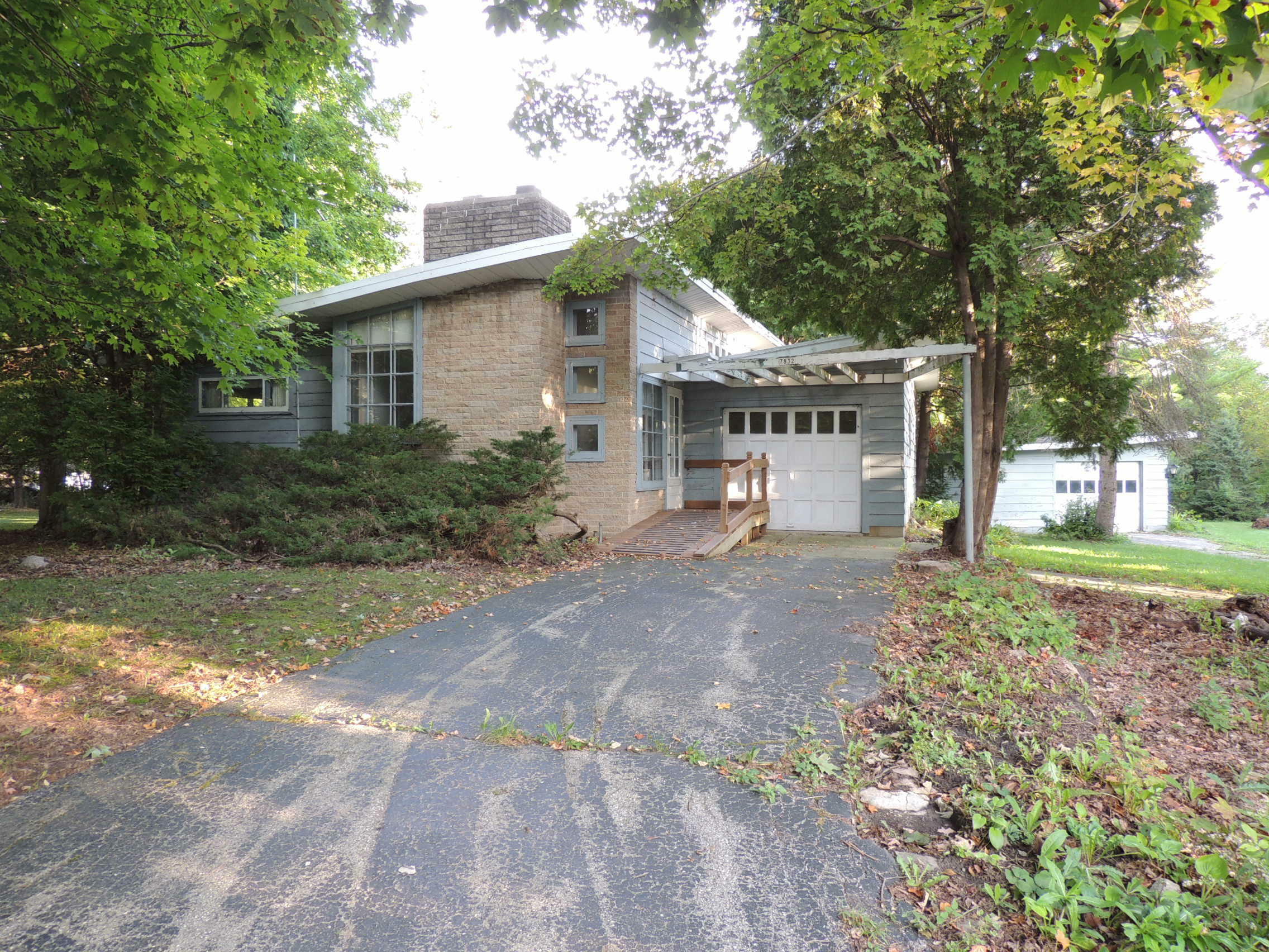 Property Photo:  7832 W Drexel Ave  WI 53132 