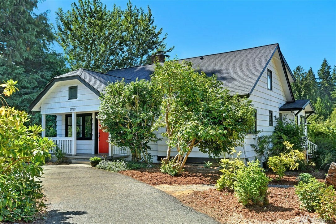 Property Photo: 3920 147th Ave NE WA 98258