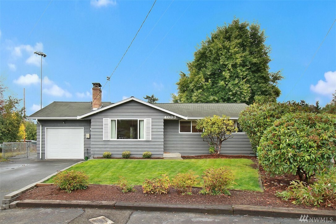 Property Photo:  4003 219th St SW  WA 98043 