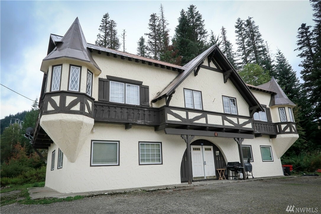 Property Photo:  4680 SR 906 1  WA 98068 