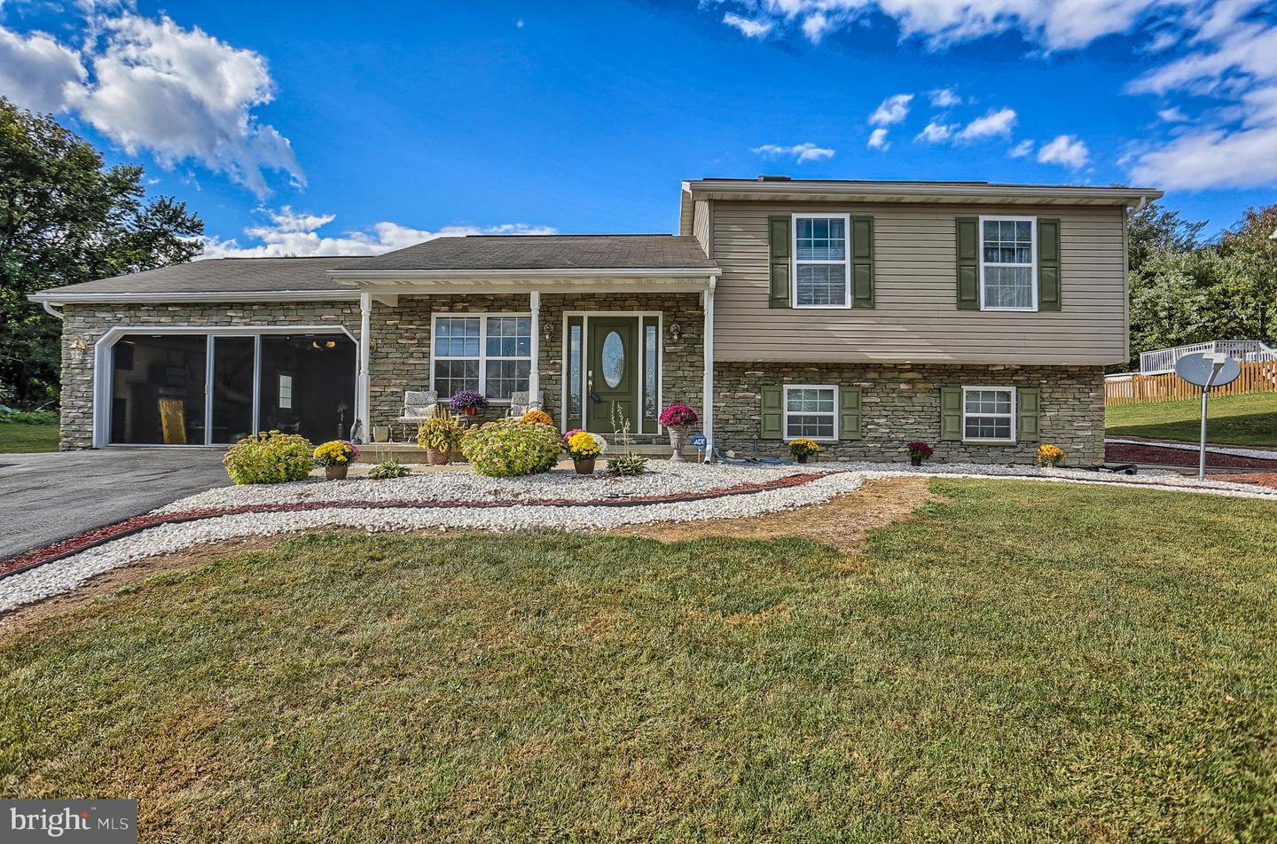 Property Photo:  6520 Fairfax Drive  PA 17111 