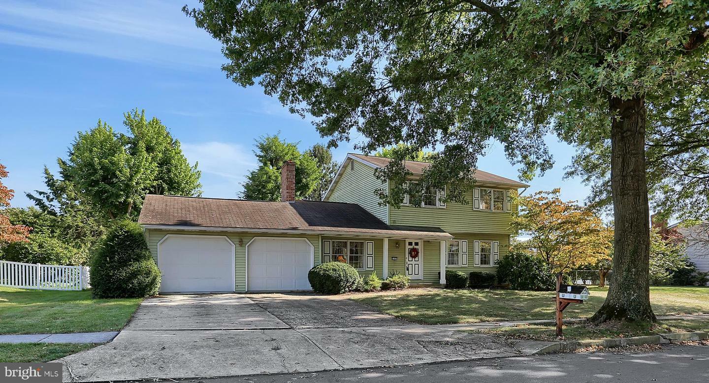 Property Photo: 402 Pawnee Drive PA 17050