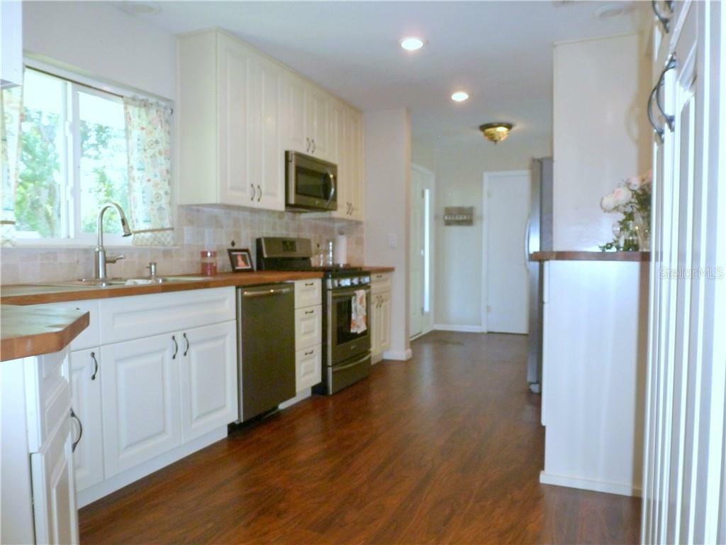 Property Photo: 1514 Erin Lane FL 33755