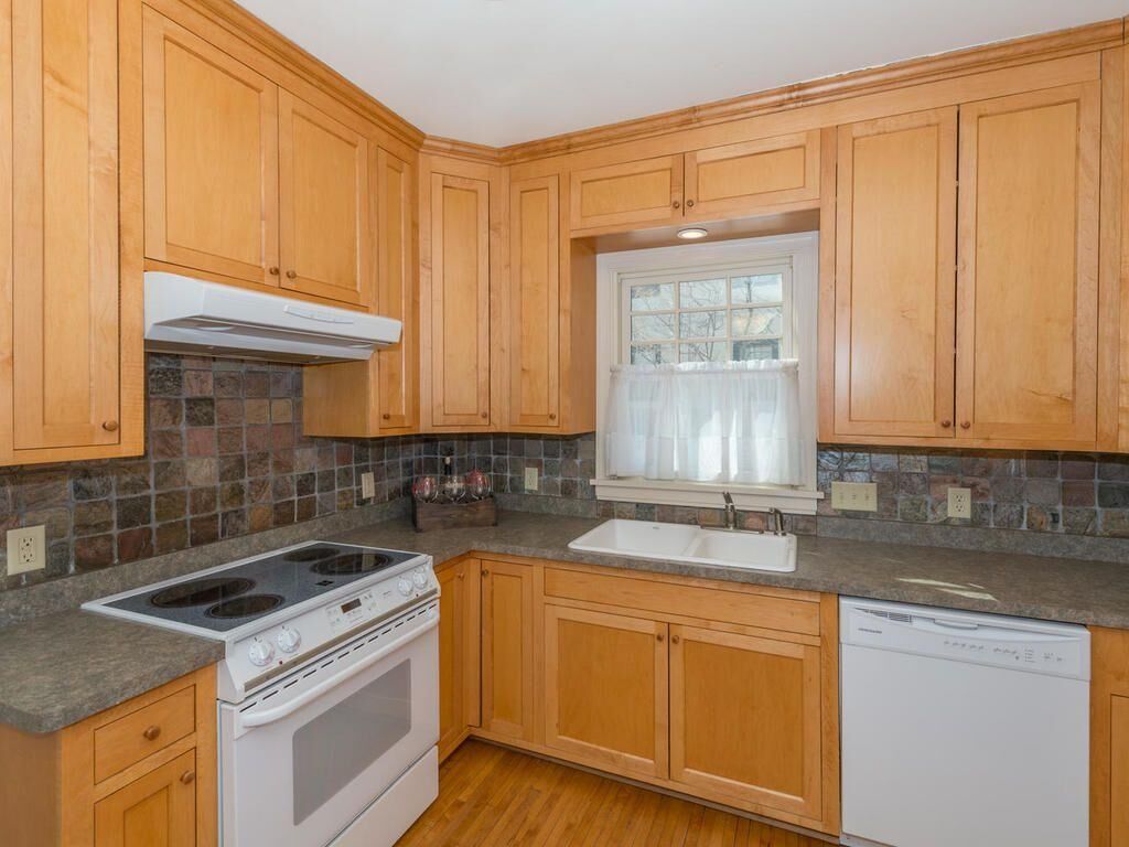 Property Photo:  1827 Kenwood Parkway  MN 55405 