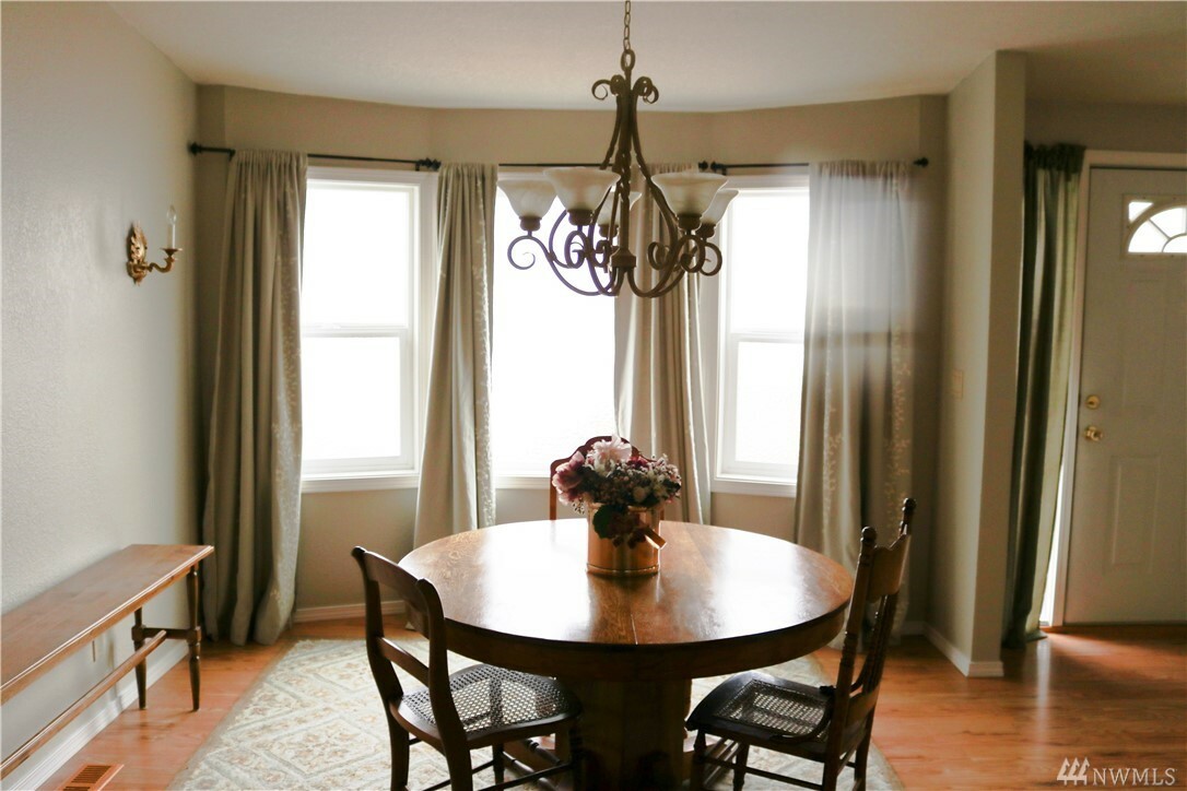 Property Photo: 2015 24th St 74 WA 98225