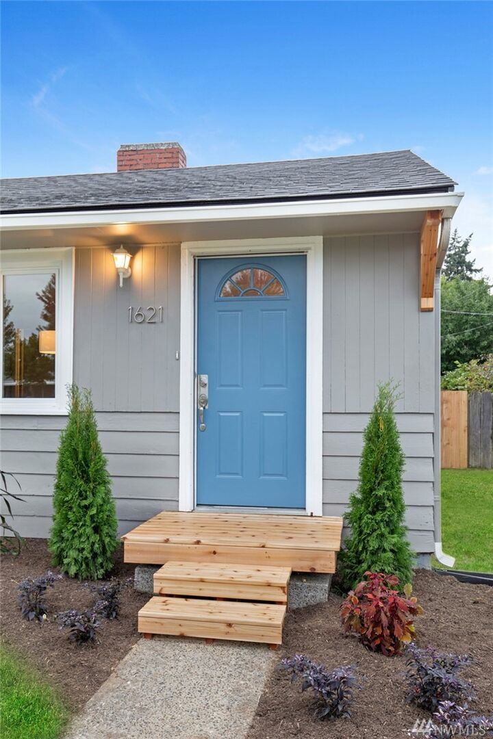 Property Photo: 1621 8th Street WA 98270