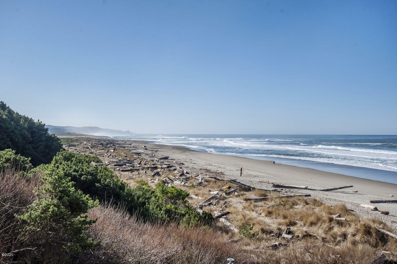 Property Photo: 4009 SW Hwy 101 320 OR 97367