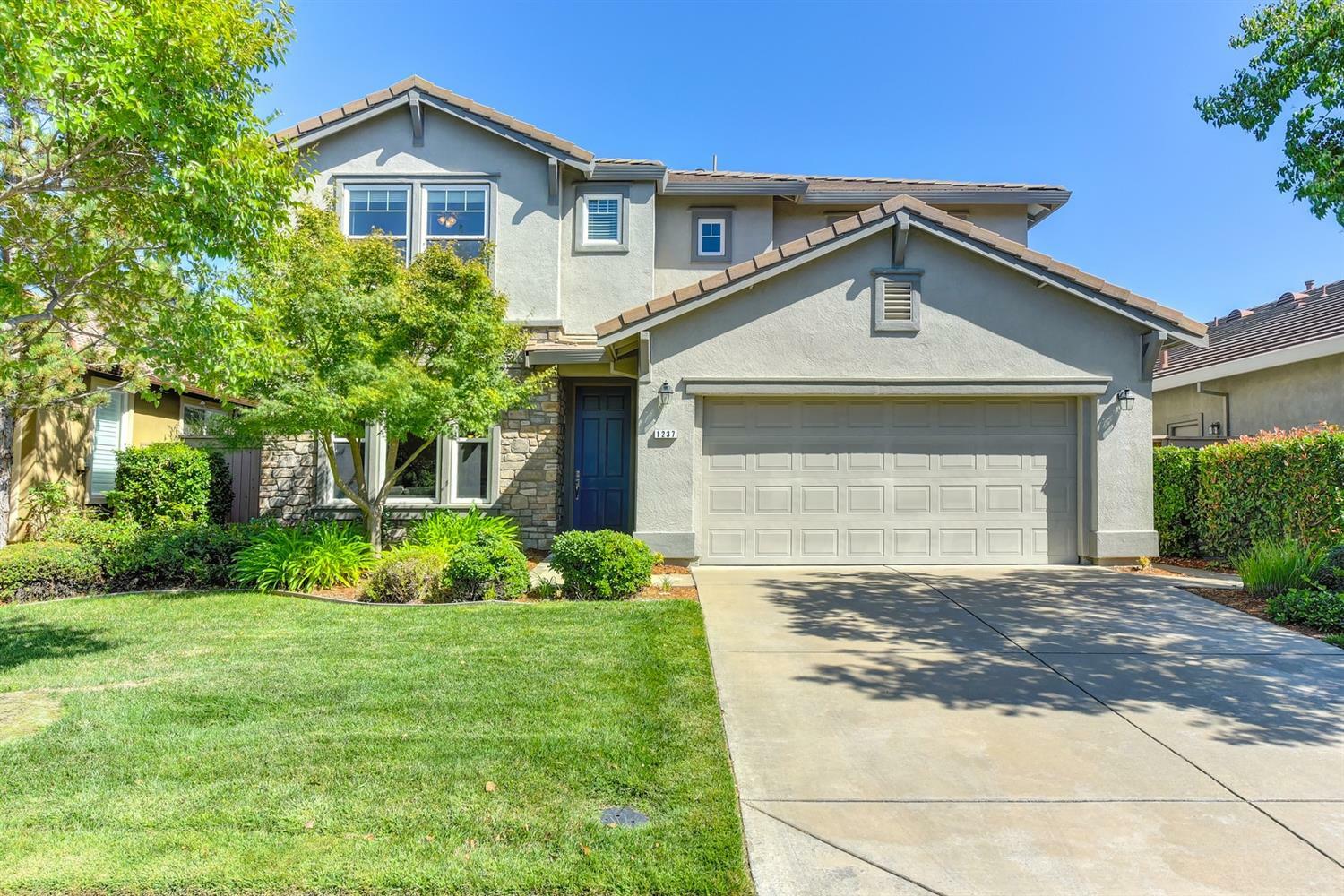 Property Photo: 1237 Meredith Way CA 95630