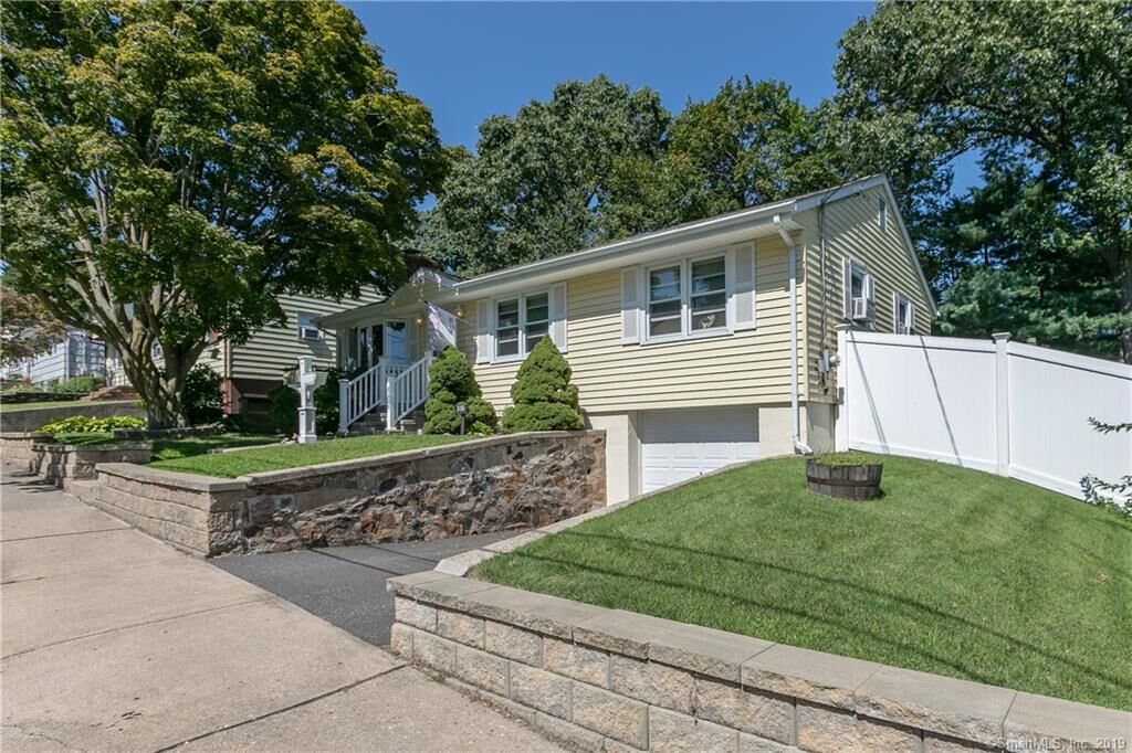 Property Photo:  330 Goldenrod Avenue  CT 06606 