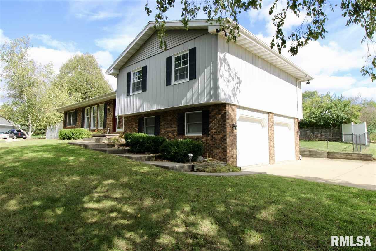 Property Photo:  604 Golfcrest  IL 61530 