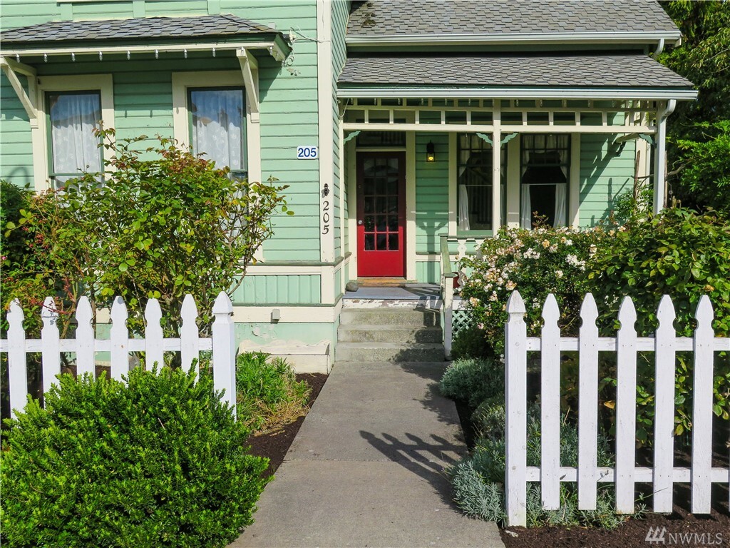 Property Photo: 205 E Morris Street WA 98257