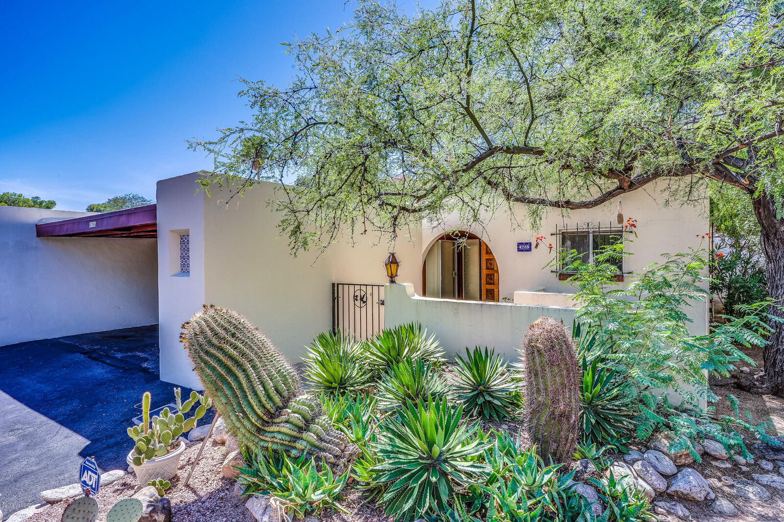 Property Photo: 4785 N Via Entrada AZ 85718