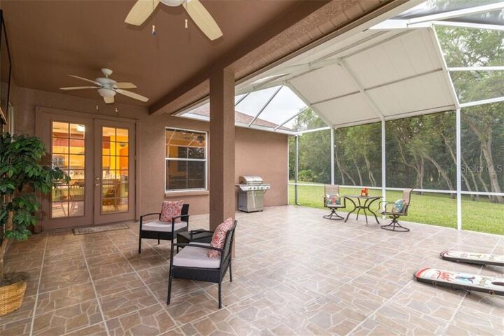 Property Photo:  10228 Ashley Oaks Drive  FL 33578 