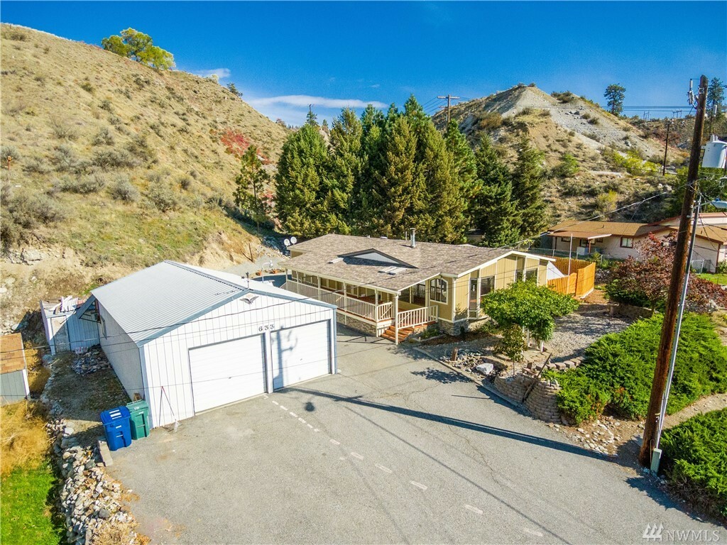 Property Photo: 633 N Bradley St WA 98816