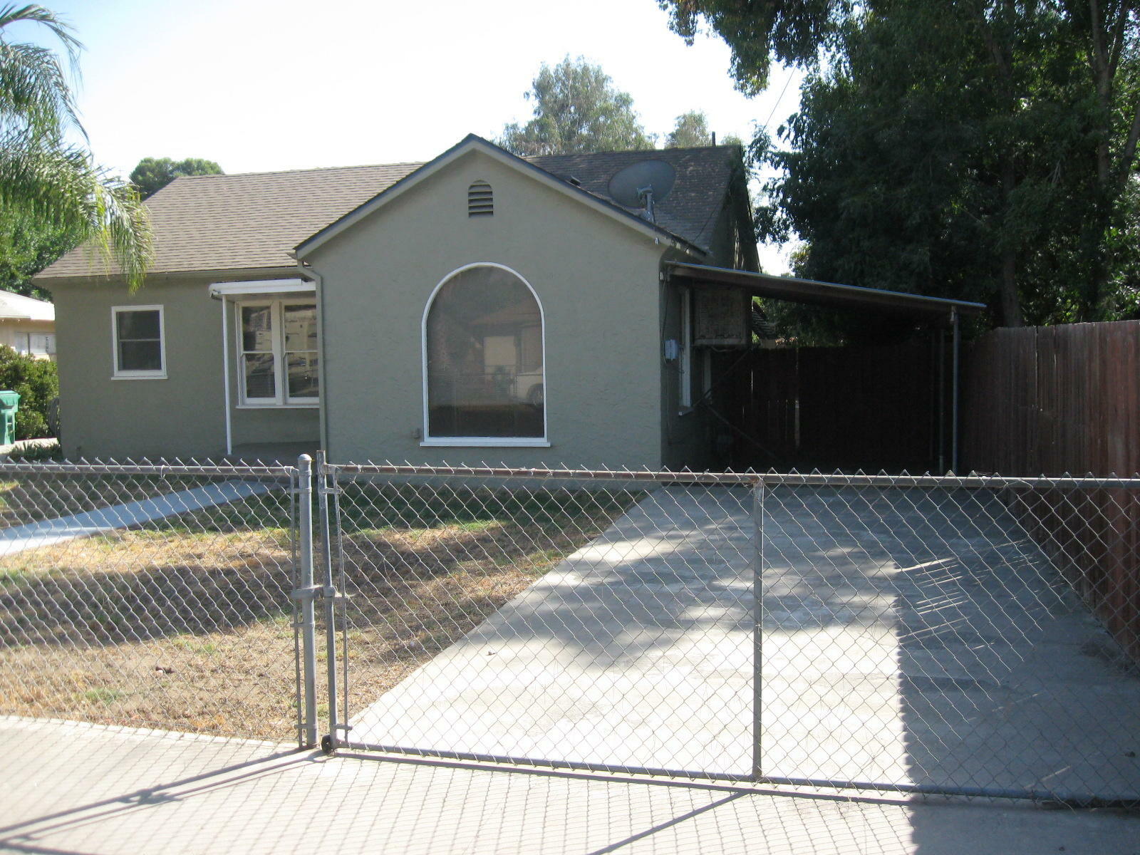 Property Photo:  151 E Mountain View Avenue  CA 93257 