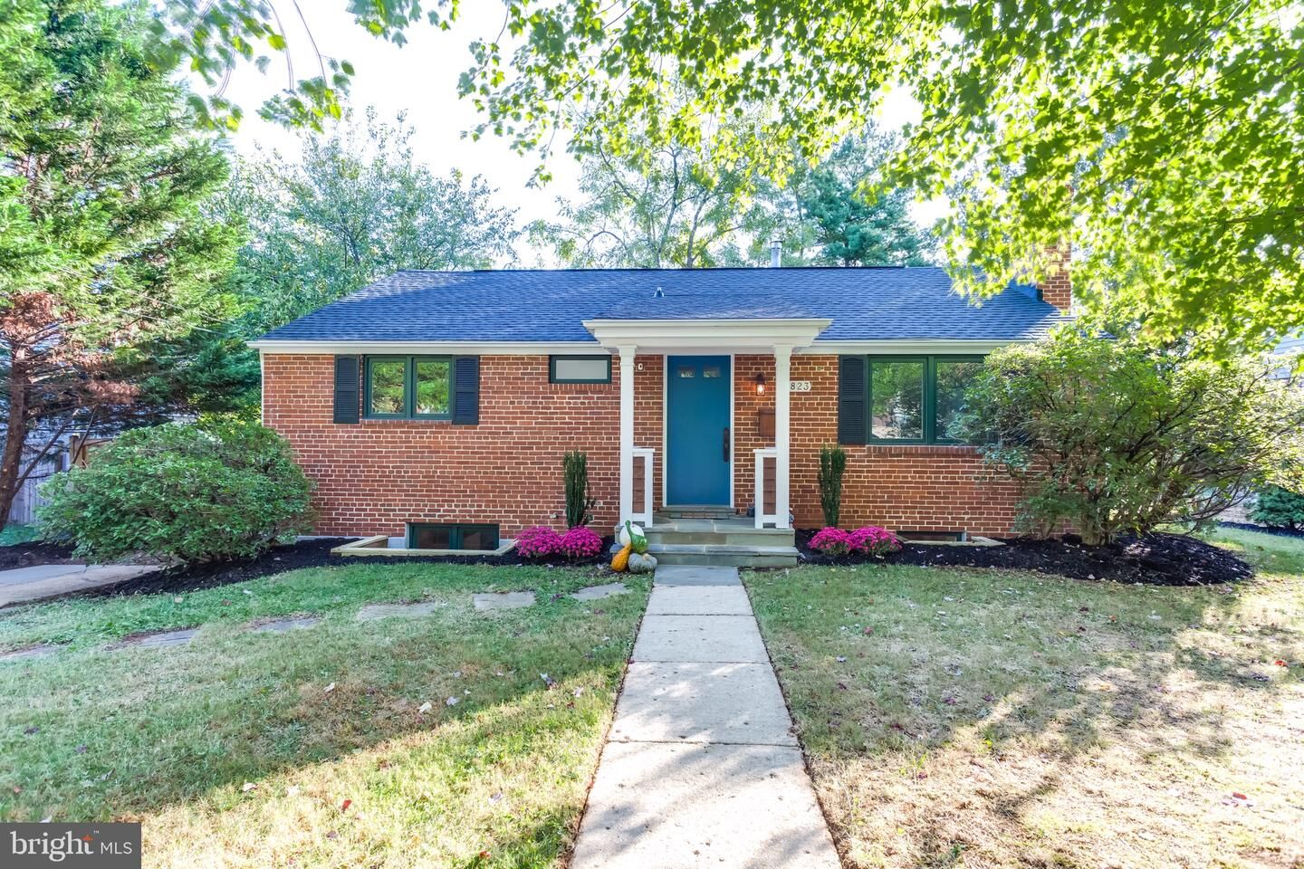Property Photo:  2823 Bisvey Drive  VA 22042 