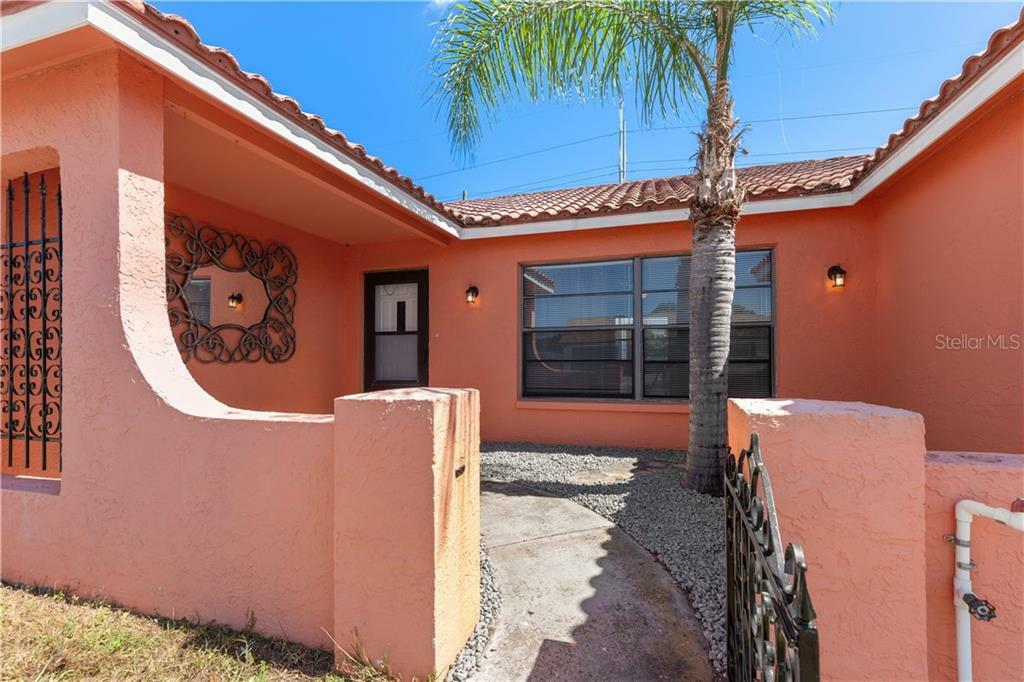 Property Photo:  1140 Mandarin Drive  FL 34691 