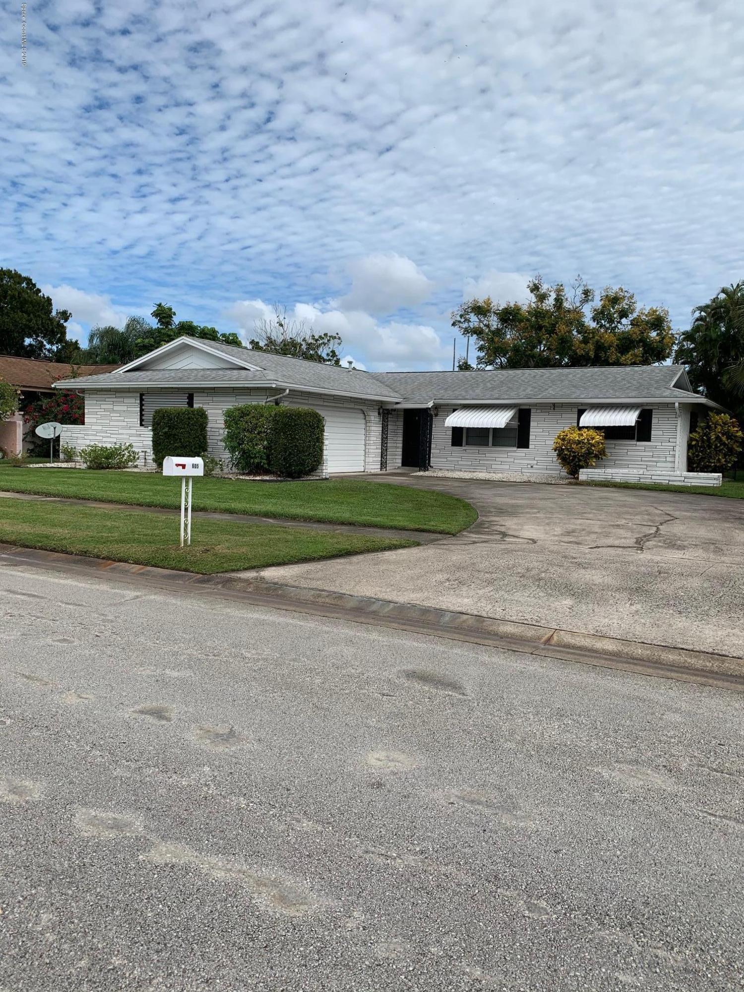 Property Photo: 605 Avignon Drive FL 32935