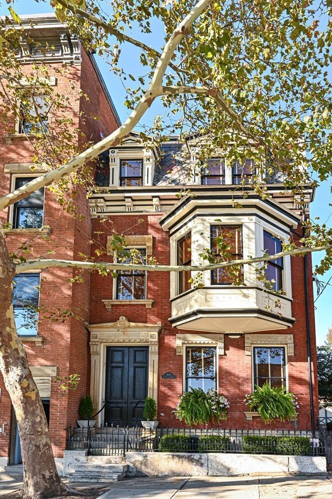 Property Photo: 306 E Fourteenth St OH 45202