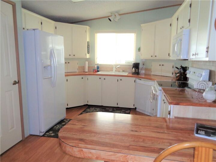 Property Photo:  37611 Pinata Avenue 346  FL 33541 