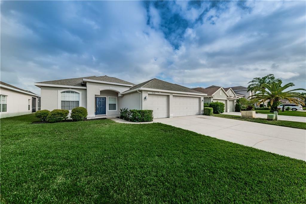 Property Photo:  2628 Eagles Crest Court  FL 34691 