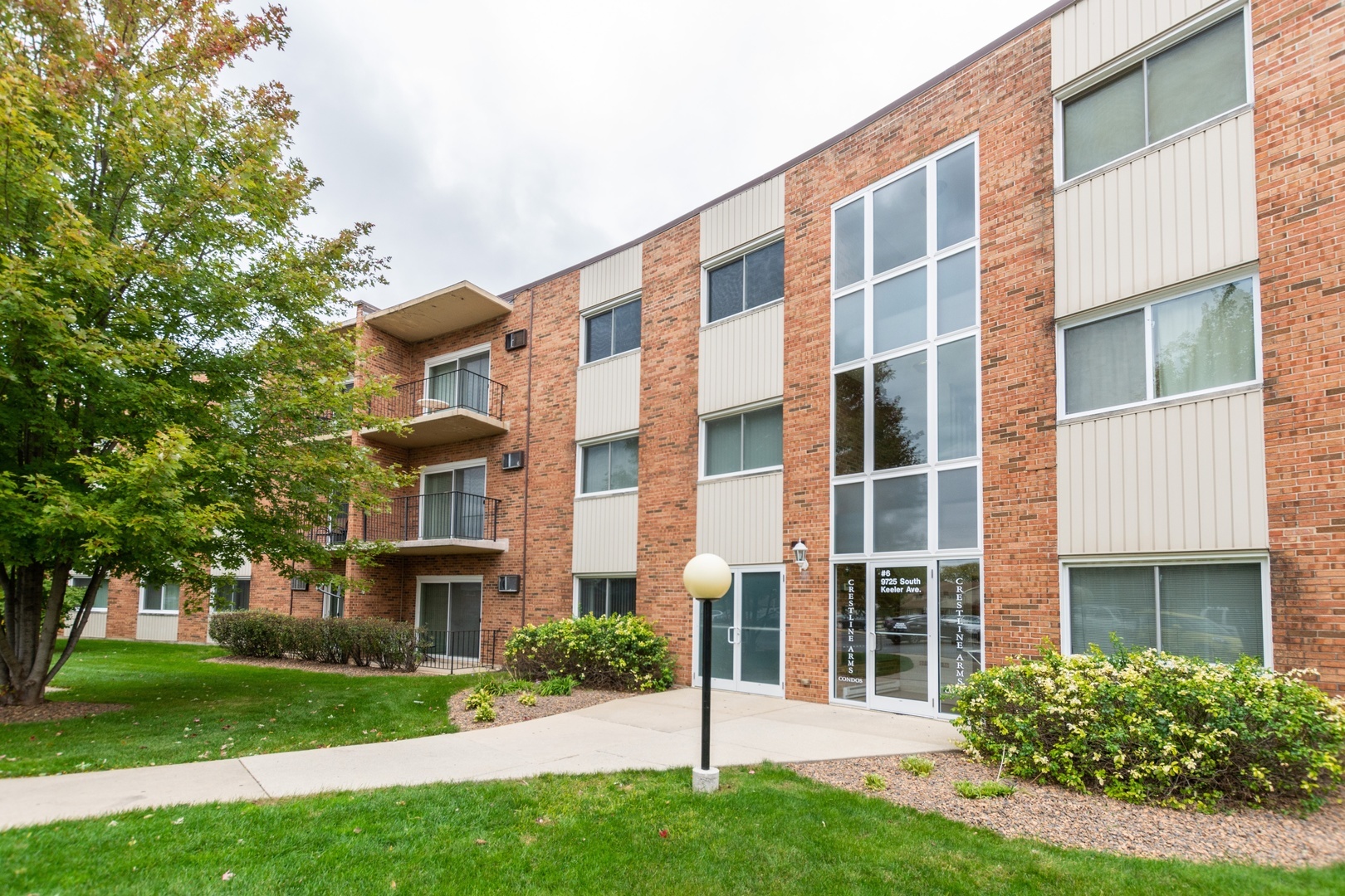 Property Photo:  9725 South Keeler Avenue 6-303  IL 60453 