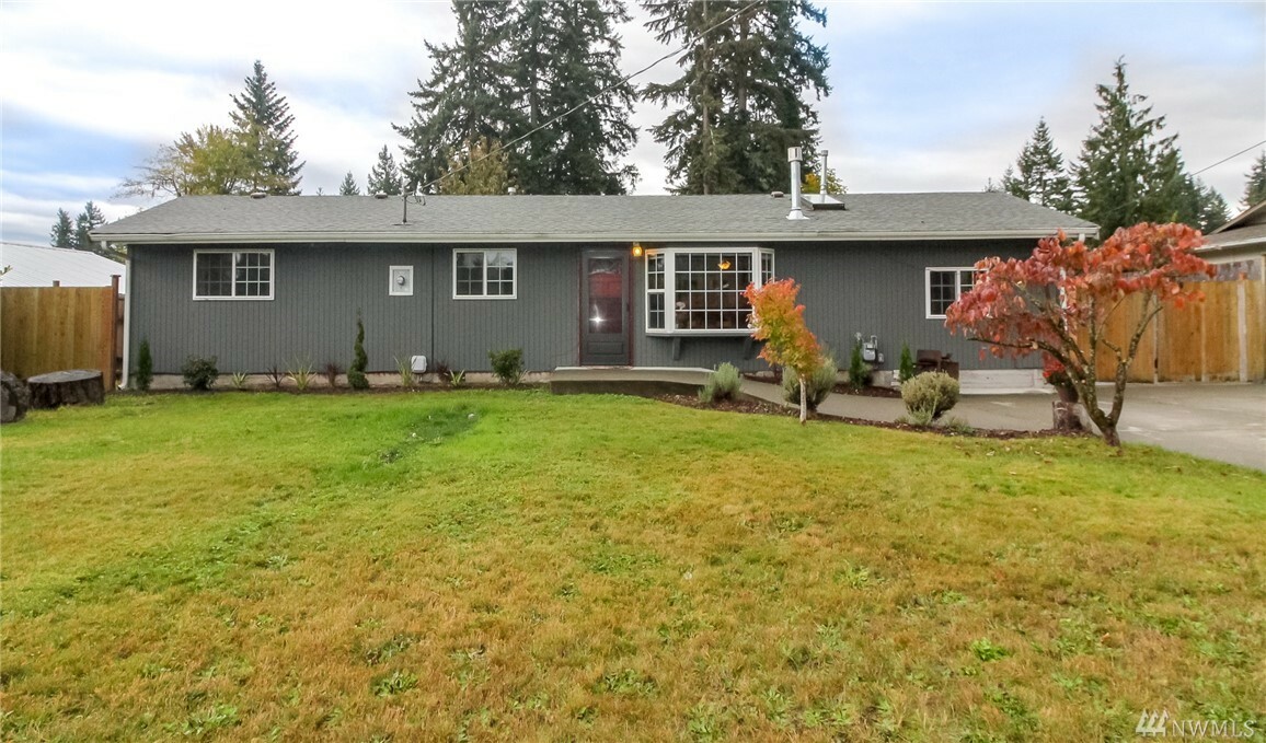 Property Photo:  19501 67th St E  WA 98391 