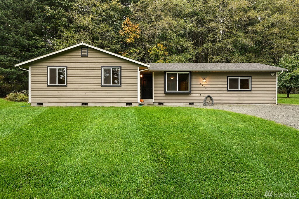 Property Photo:  14707 E Lake Goodwin Rd  WA 98292 